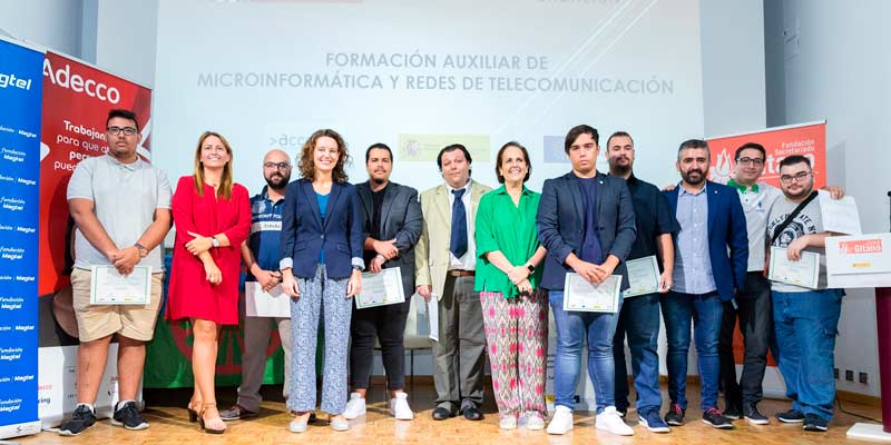 Dieciocho personas en riesgo de exclusión se forman en microinformática y redes en Córdoba - Magtel