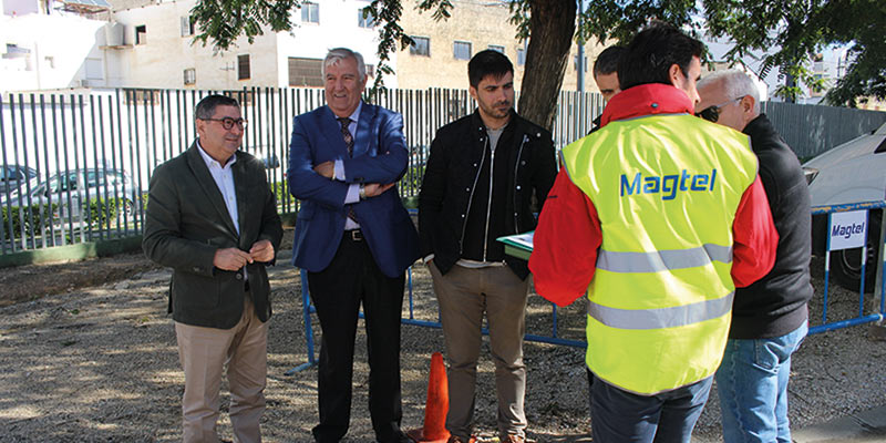 Magtel inicia la remodelación del Parque María Zambrano de Vélez-Málaga tras la colocación de la primera piedra