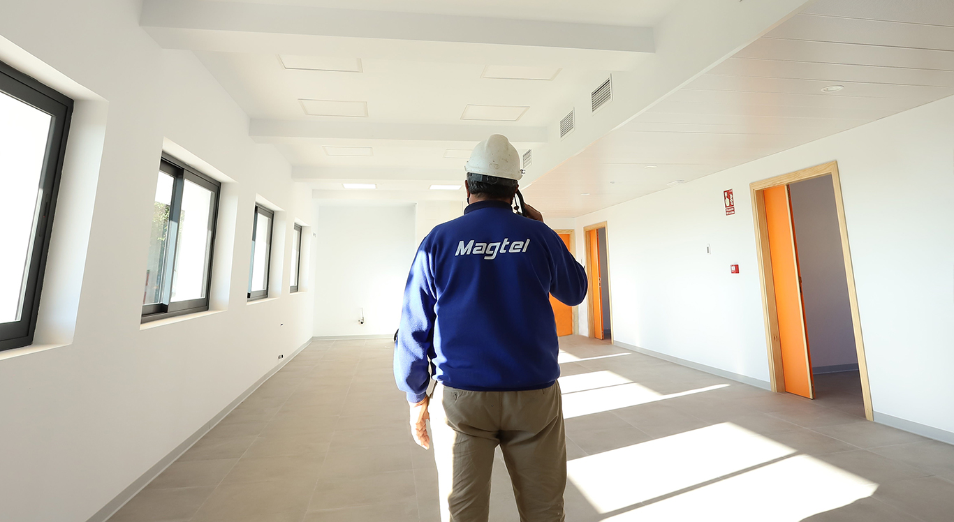 Magtel concluye un proyecto de rehabilitación energética ejecutado en el módulo de servicios del Parque de Bomberos de Palma del Río (Córdoba) - Magtel